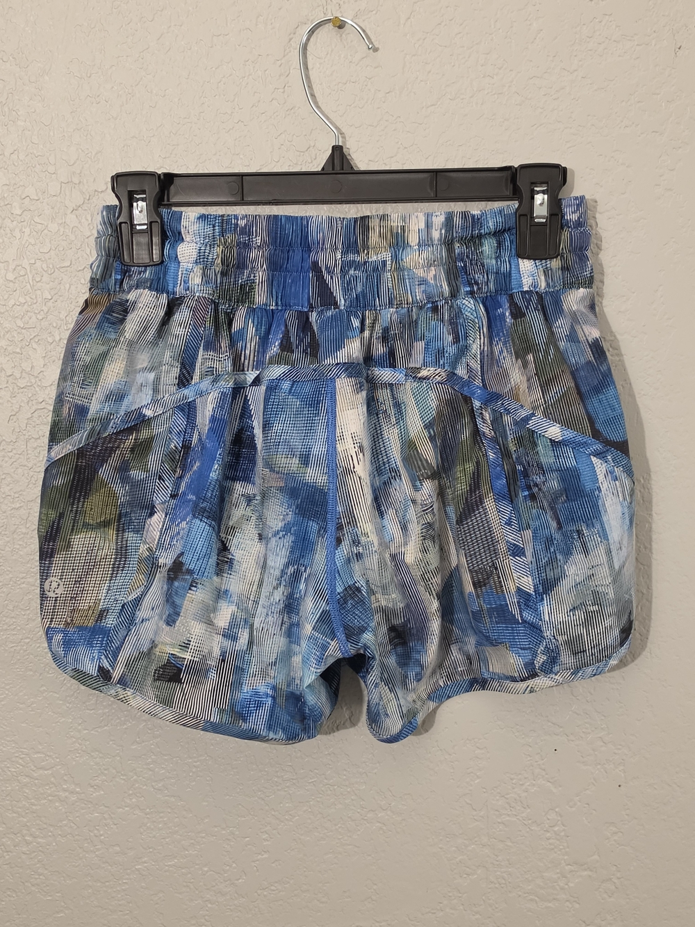 lululemon Tracker Shorts V Sun Dazed Multi Blue Athletic Shorts Womens 6 - Picture 5 of 8